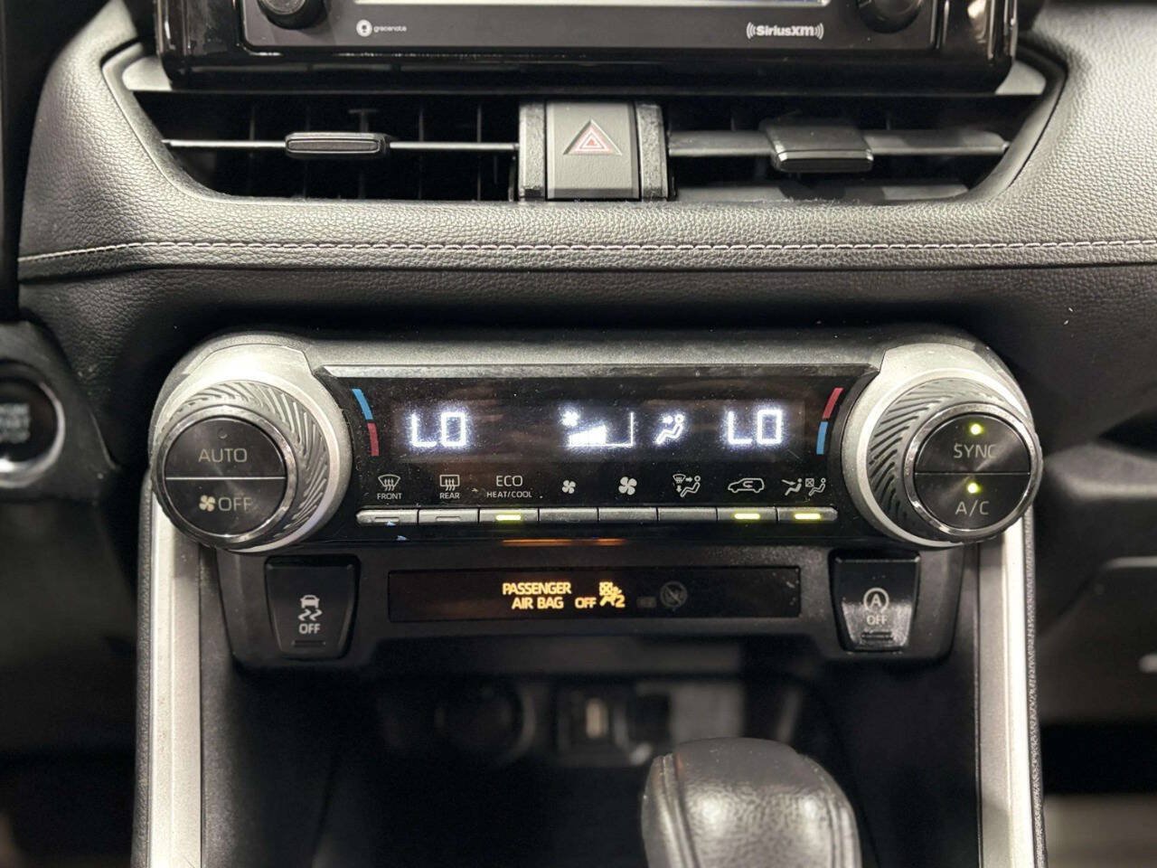 Used 2021 Toyota RAV4 XLE FWD image 28