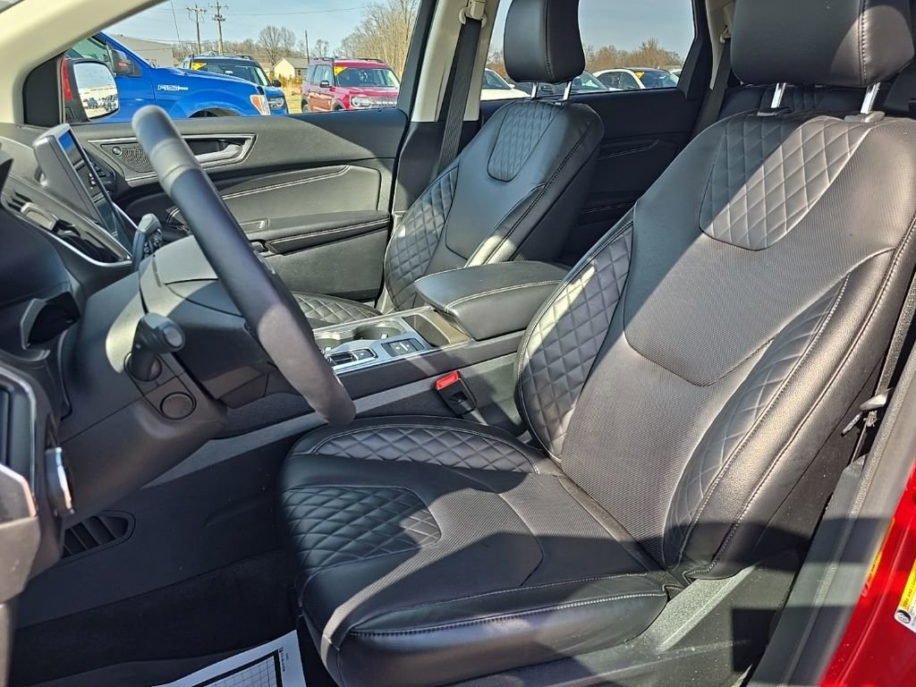 Used 2024 Ford Edge Titanium w/ Equipment Group 301A image 16