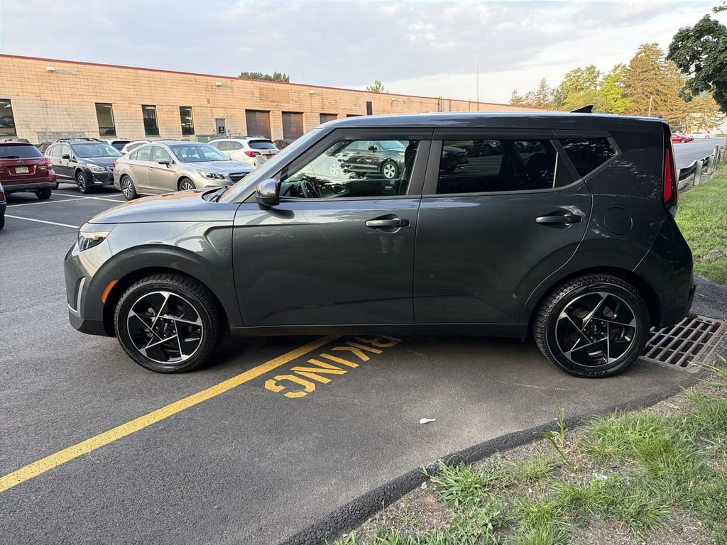 Used 2023 Kia Soul EX FWD image 5