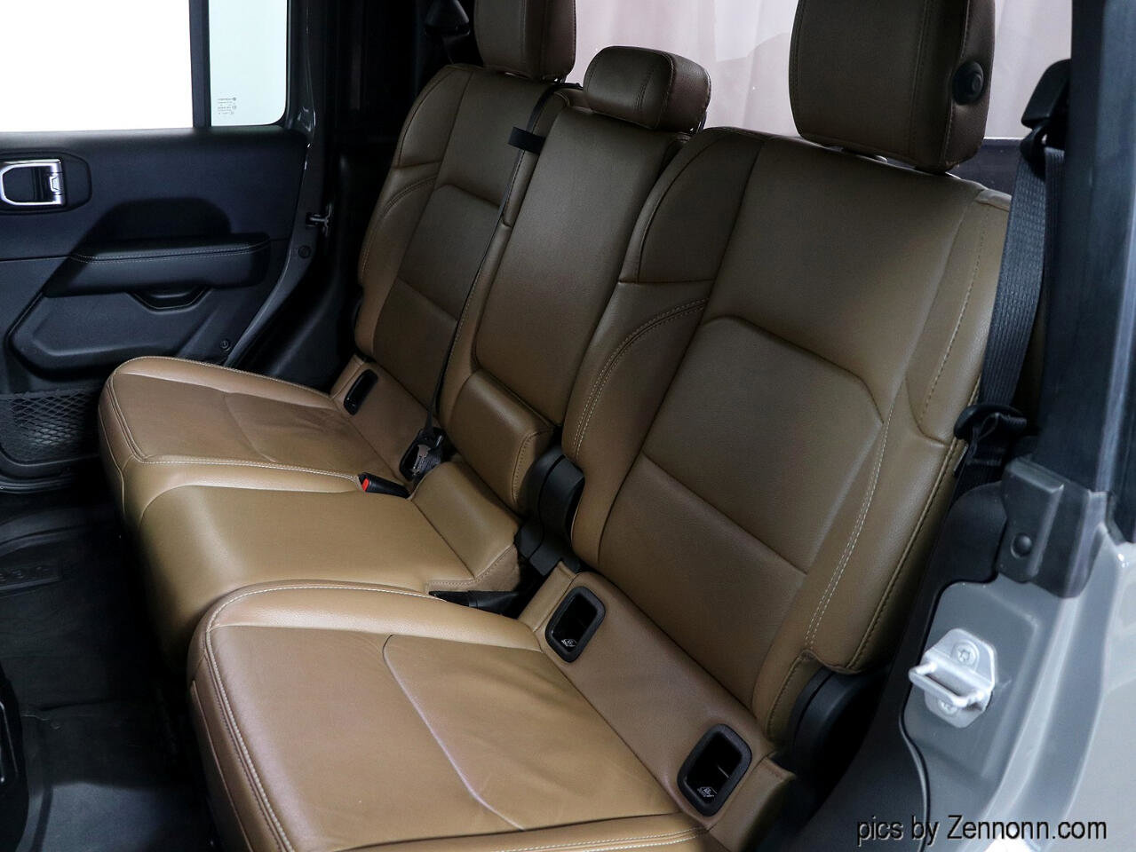 Used 2022 Jeep Gladiator Rubicon w/ LED Lighting Group image 16