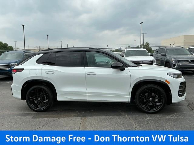 New 2026 Volkswagen Tiguan SE R-Line FWD image 2