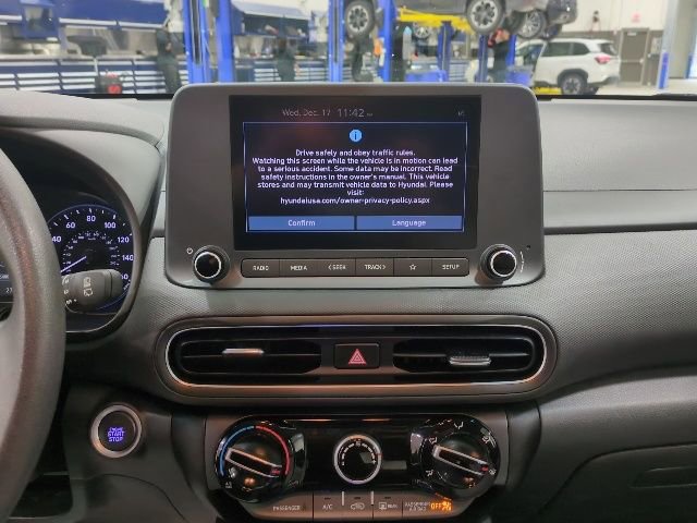 Used 2023 Hyundai Kona SEL image 12