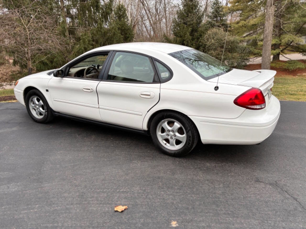 Used 2004 Ford Taurus SES image 5