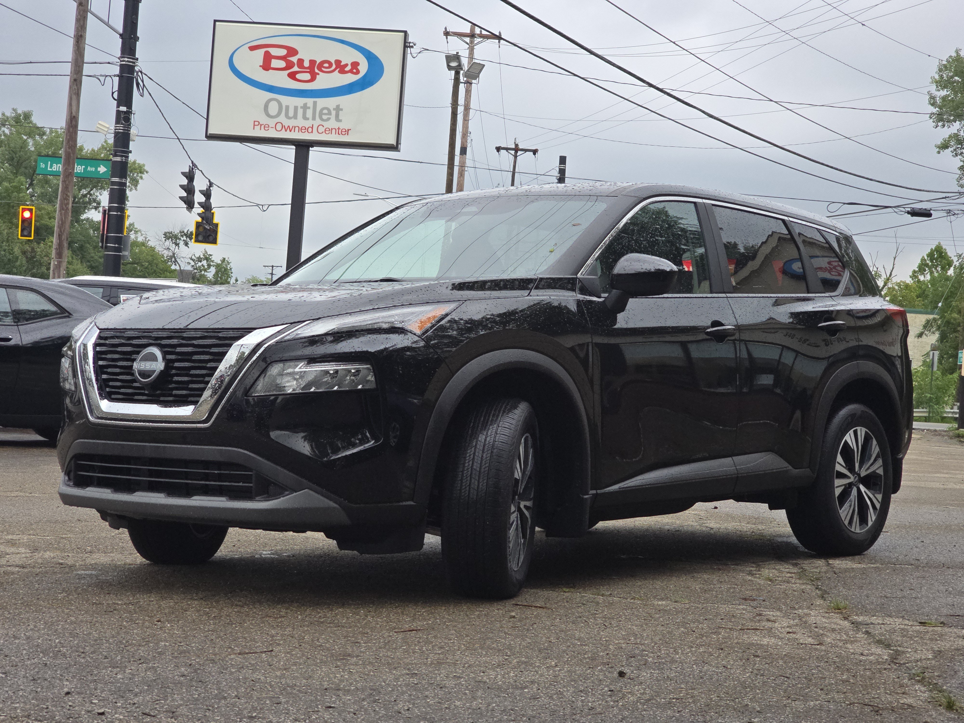 Used 2023 Nissan Rogue SV AWD/4WD image 3