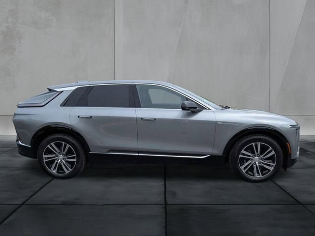 New 2026 Cadillac Lyriq Luxury image 2