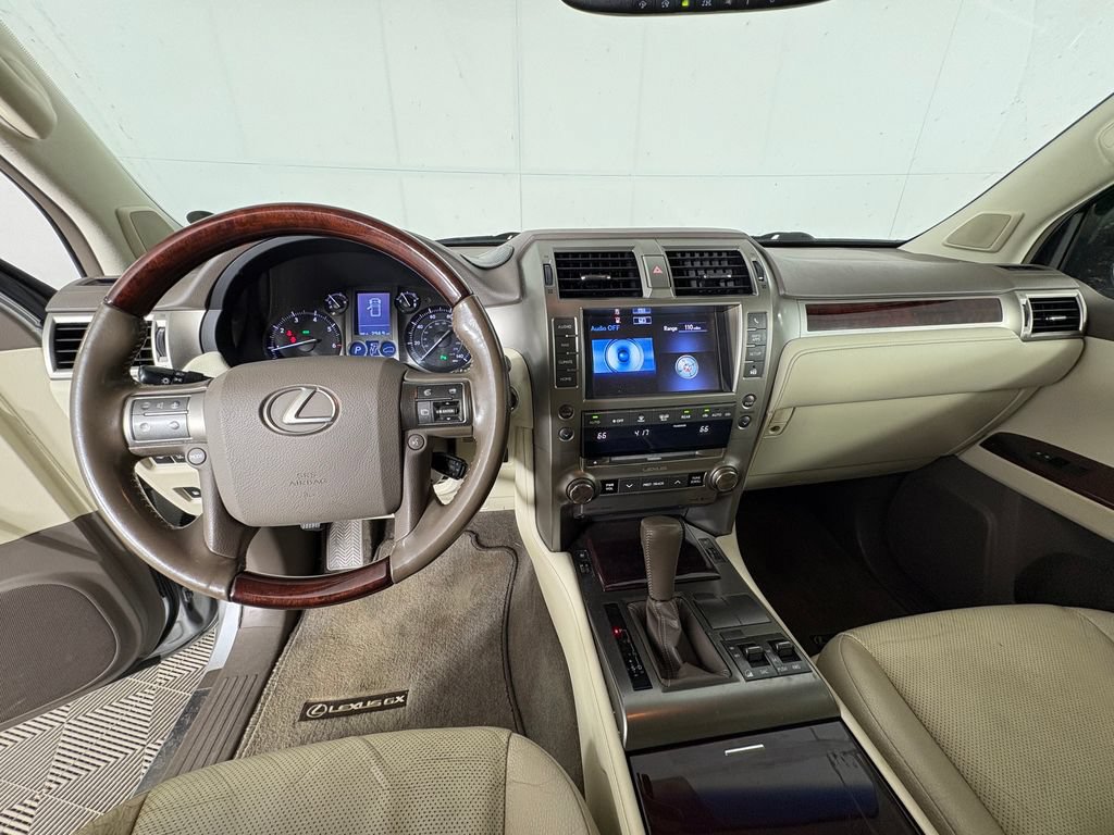 Used 2016 Lexus GX 460 w/ Premium Package AWD/4WD image 8
