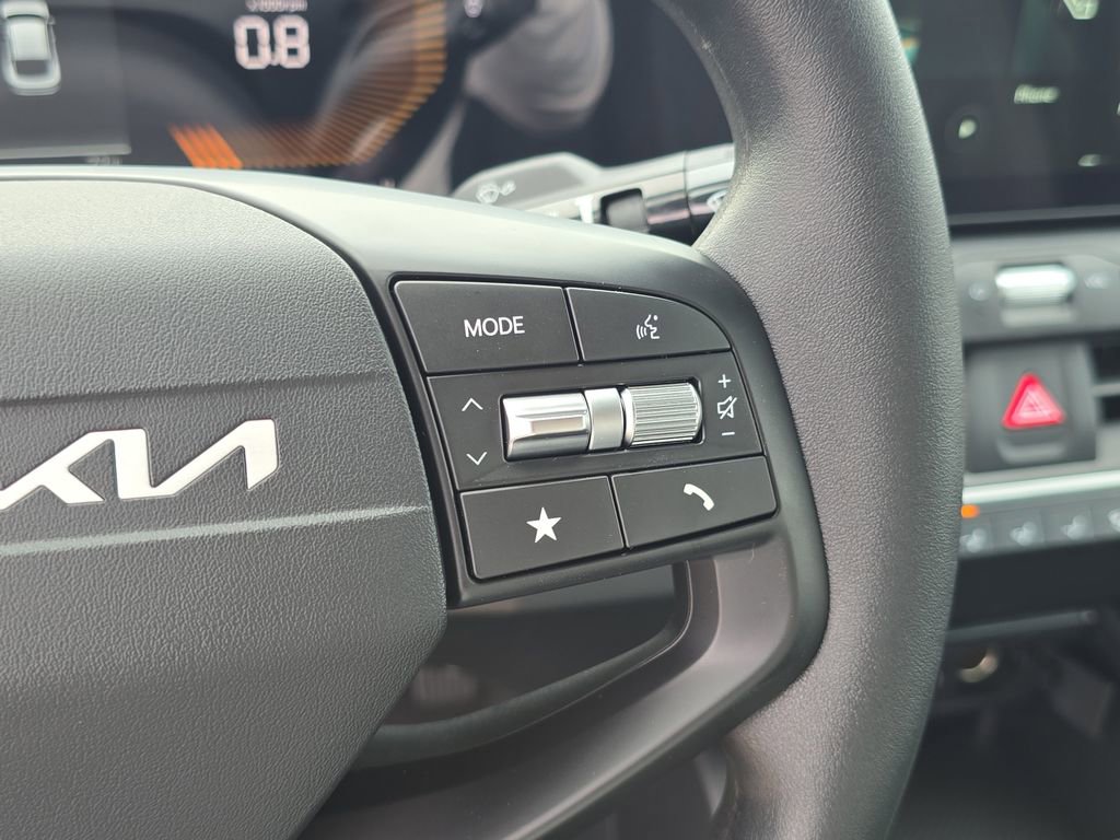 New 2025 Kia K4 LXS image 33