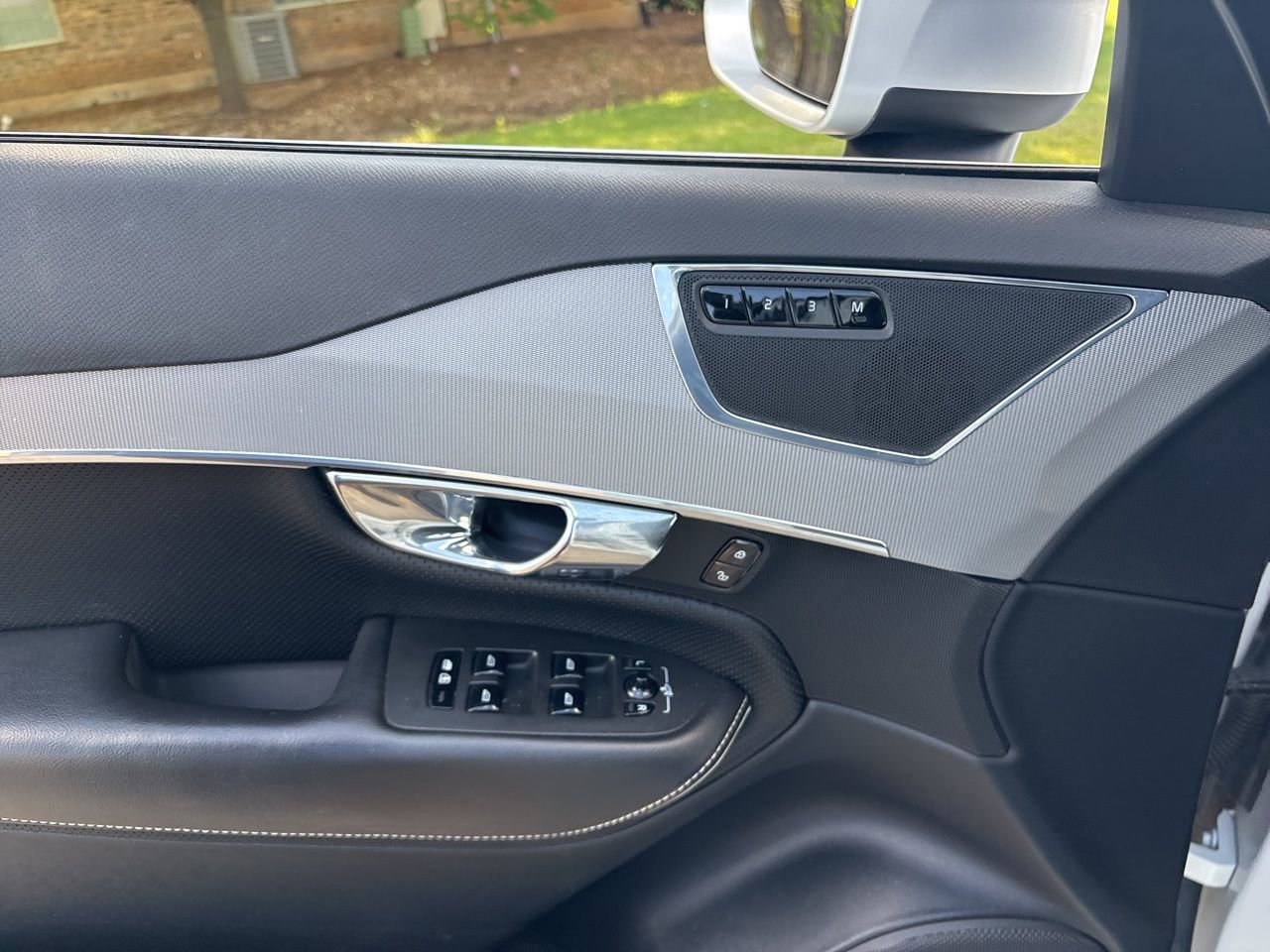 Used 2017 Volvo XC90 T5 R-Design w/ Vision Package image 16