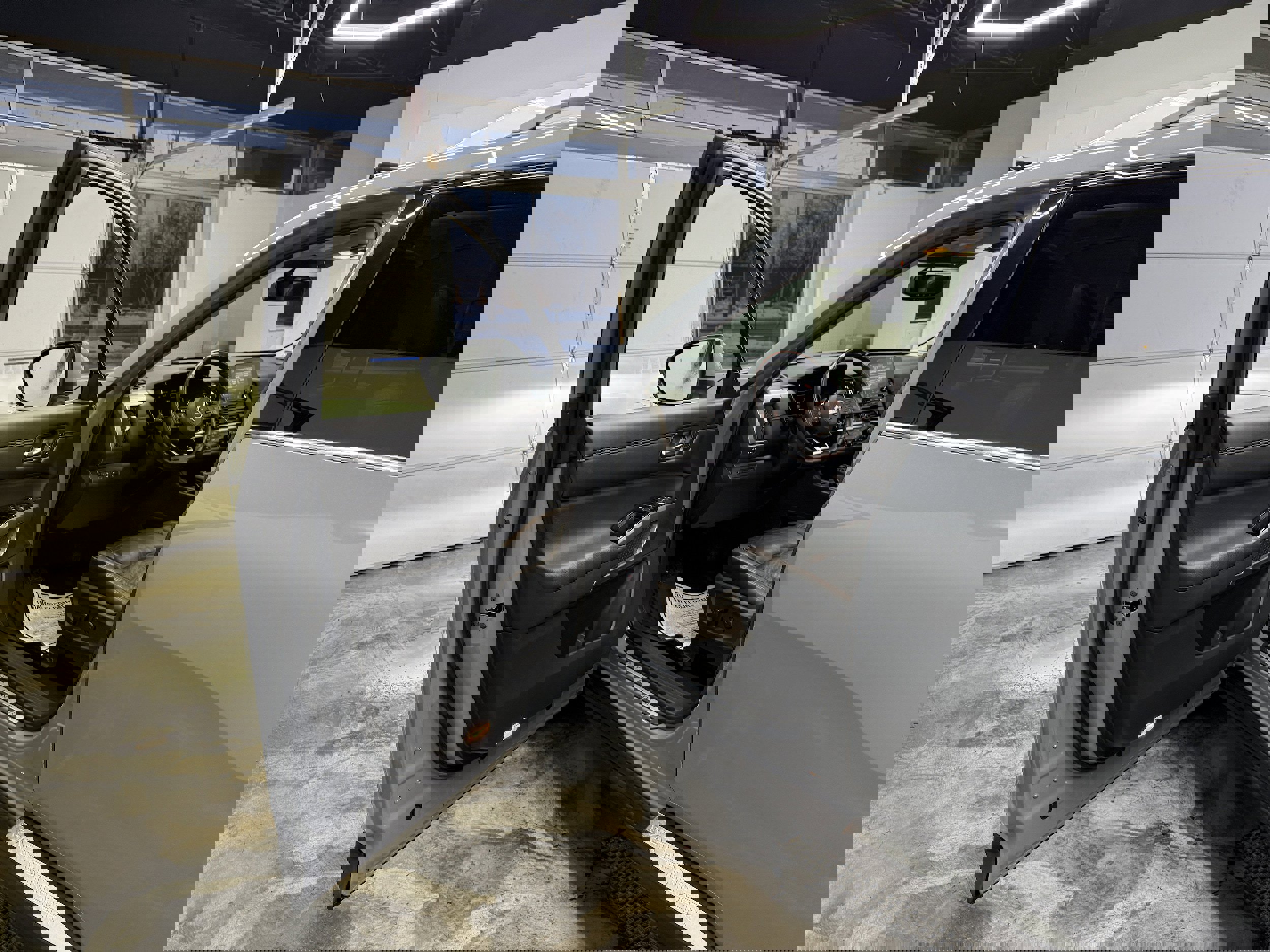 Used 2022 Nissan Pathfinder Platinum image 9