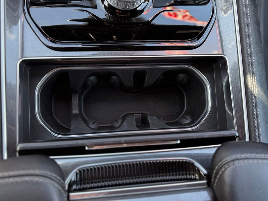 Used 2024 Jeep Wagoneer L Series II w/ Flexible Seating Group image 17