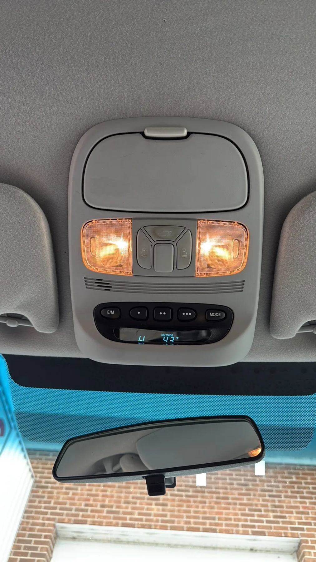 Used 2010 Toyota Sienna XLE FWD image 31