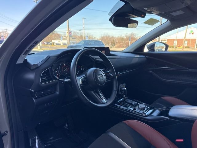 Used 2025 MAZDA CX-30 Carbon image 9