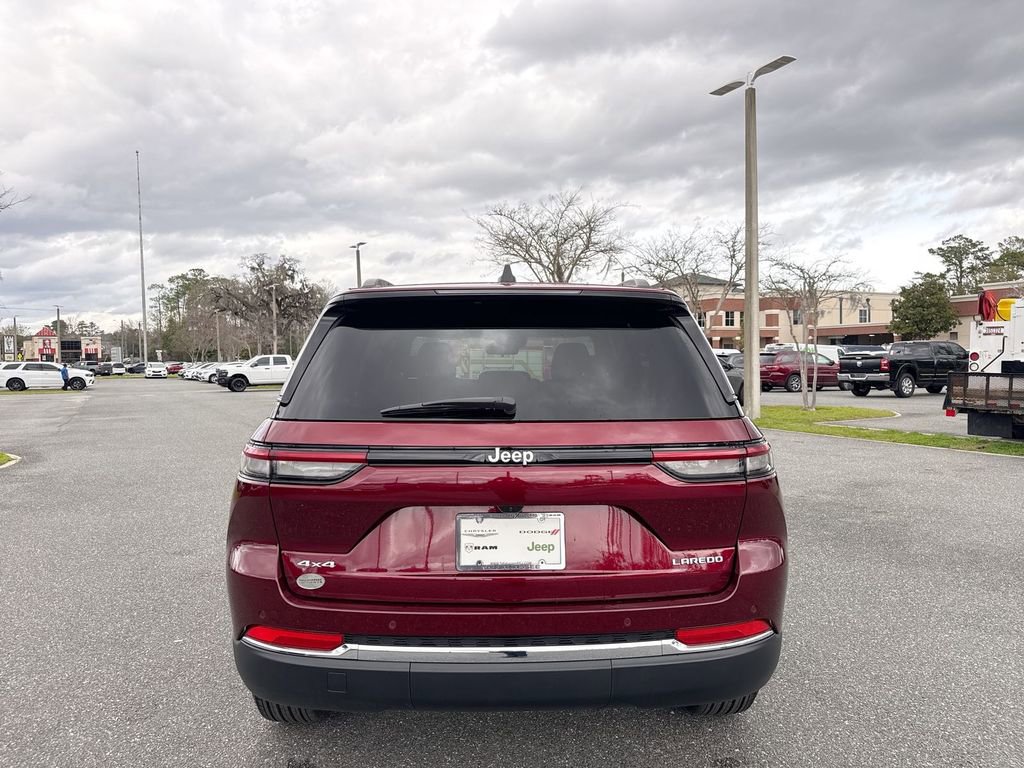 New 2026 Jeep Grand Cherokee Laredo image 4