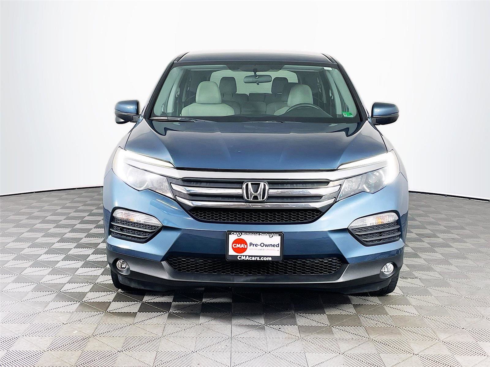 Used 2017 Honda Pilot EX image 2