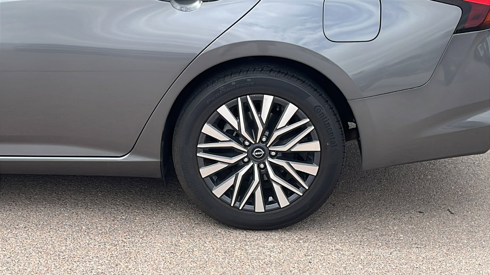 Used 2023 Nissan Altima 2.5 SV image 5