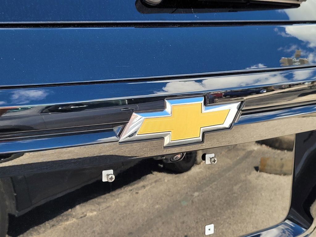 Certified 2025 Chevrolet Traverse LT FWD image 11