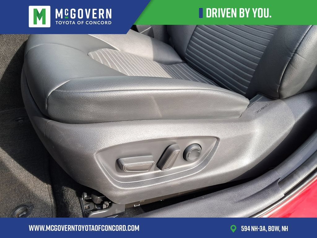 Used 2022 Toyota Camry SE w/ Convenience Package FWD image 17