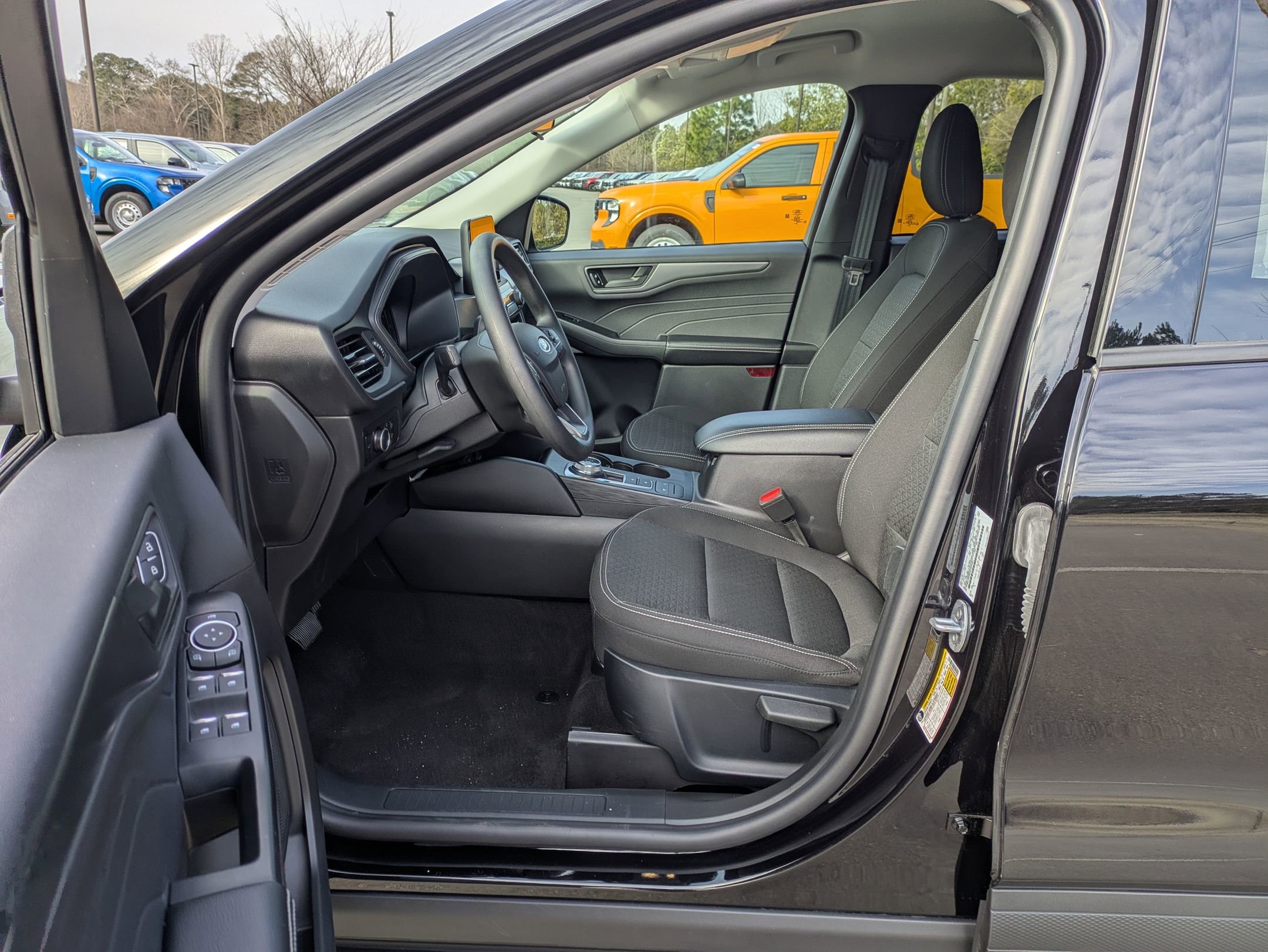 Certified 2025 Ford Escape Active image 12