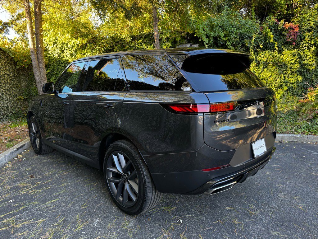 Used 2023 Land Rover Range Rover Sport SE image 5