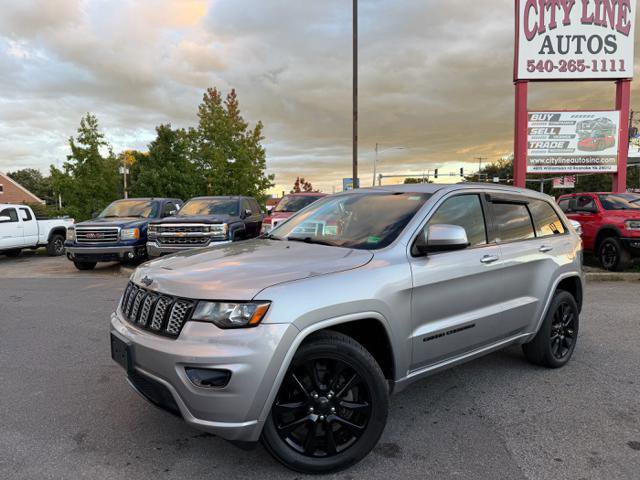 Used 2017 Jeep Grand Cherokee Altitude image 1
