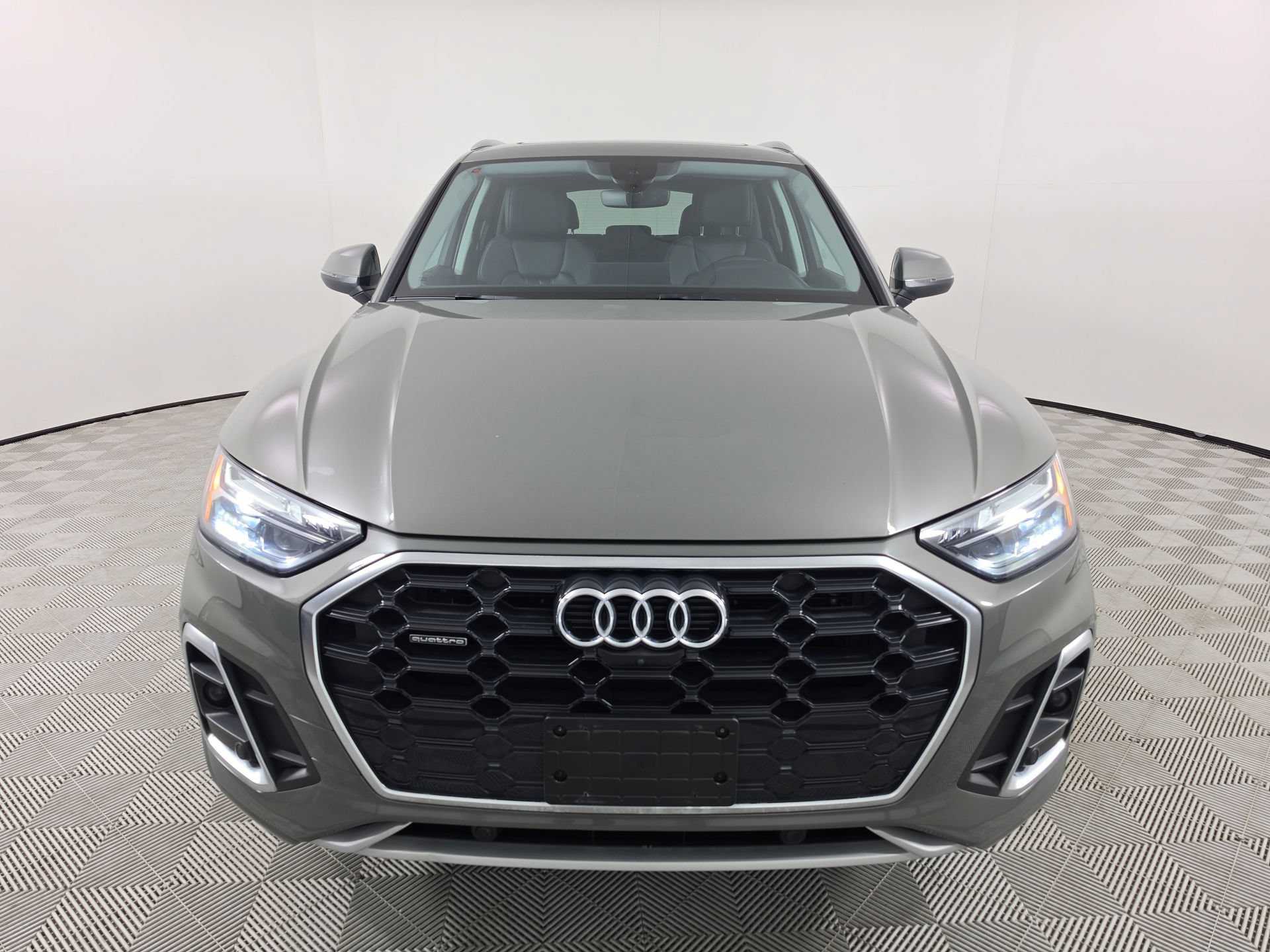 Certified 2023 Audi Q5 2.0T Premium Plus AWD/4WD image 2