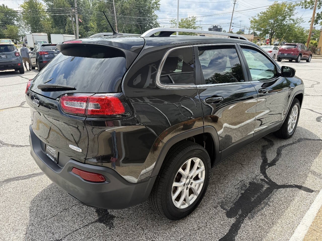 Used 2015 Jeep Cherokee Latitude AWD/4WD image 10