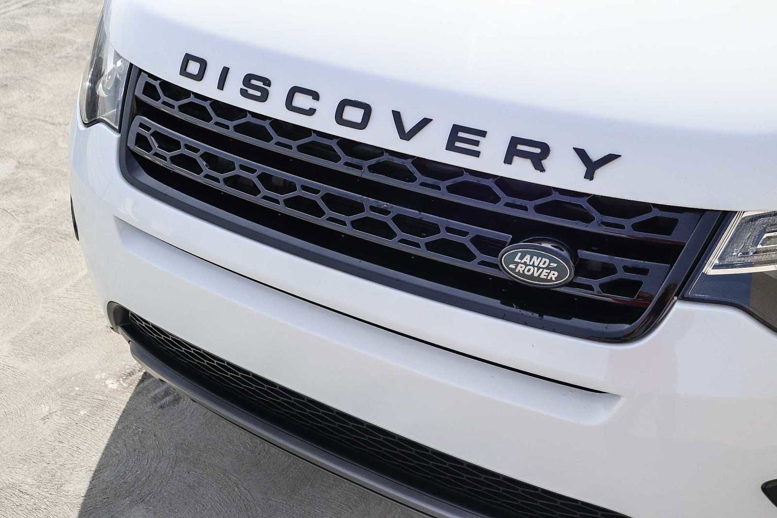 Used 2018 Land Rover Discovery Sport HSE image 8