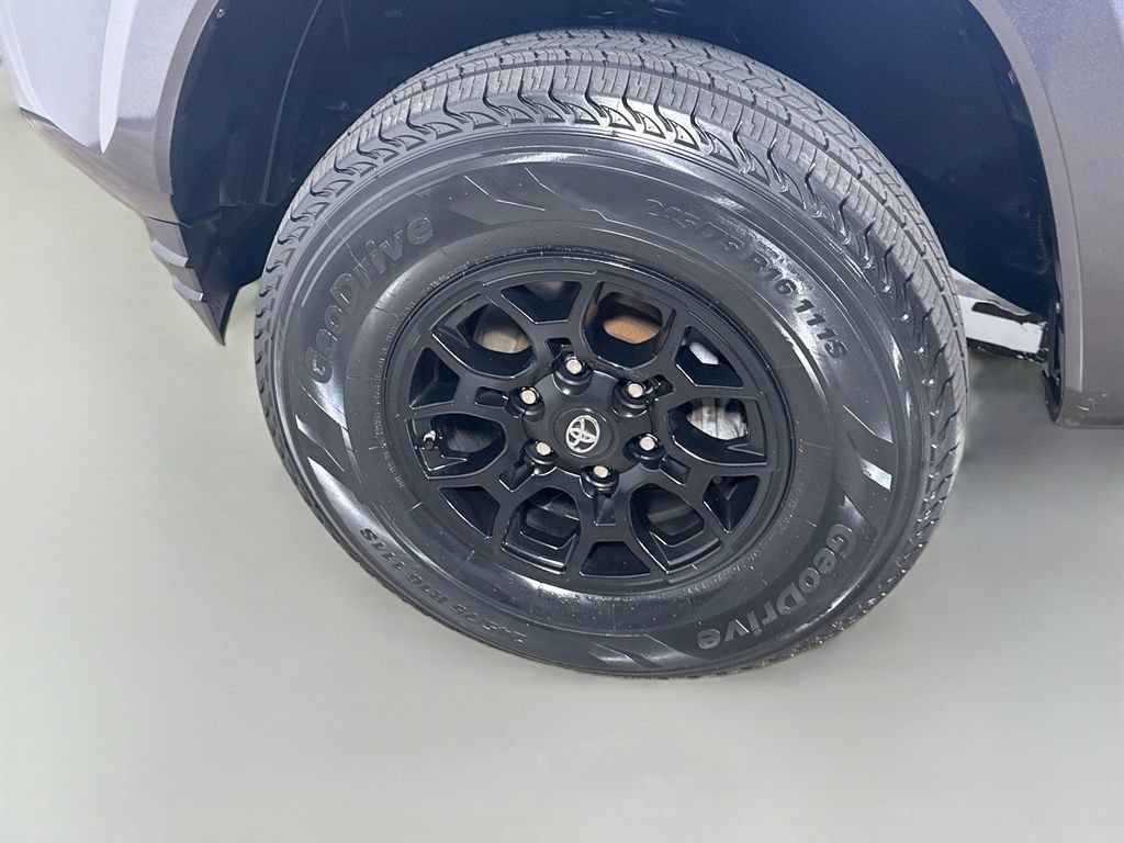 Certified 2021 Toyota Tacoma SR5 AWD/4WD image 27