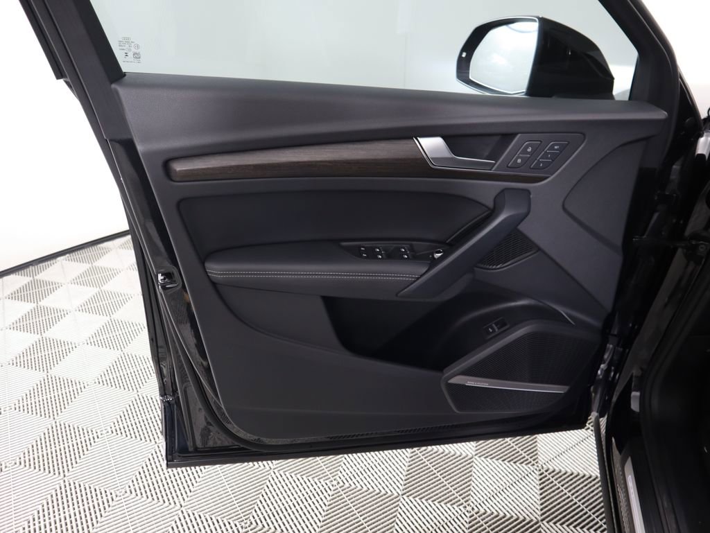 Certified 2025 Audi Q5 2.0T Premium Plus w/ Premium Plus Package image 25