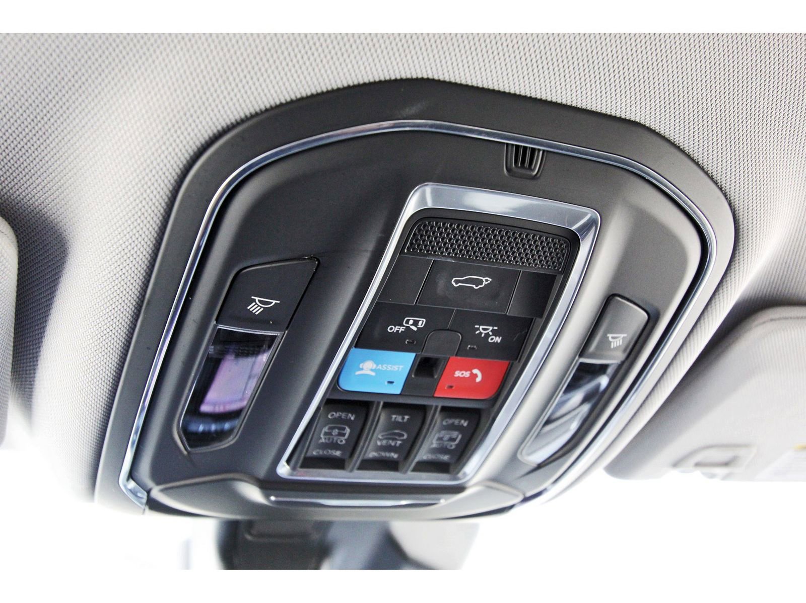 Used 2023 Jeep Grand Cherokee L Limited w/ Luxury Tech Group II image 23