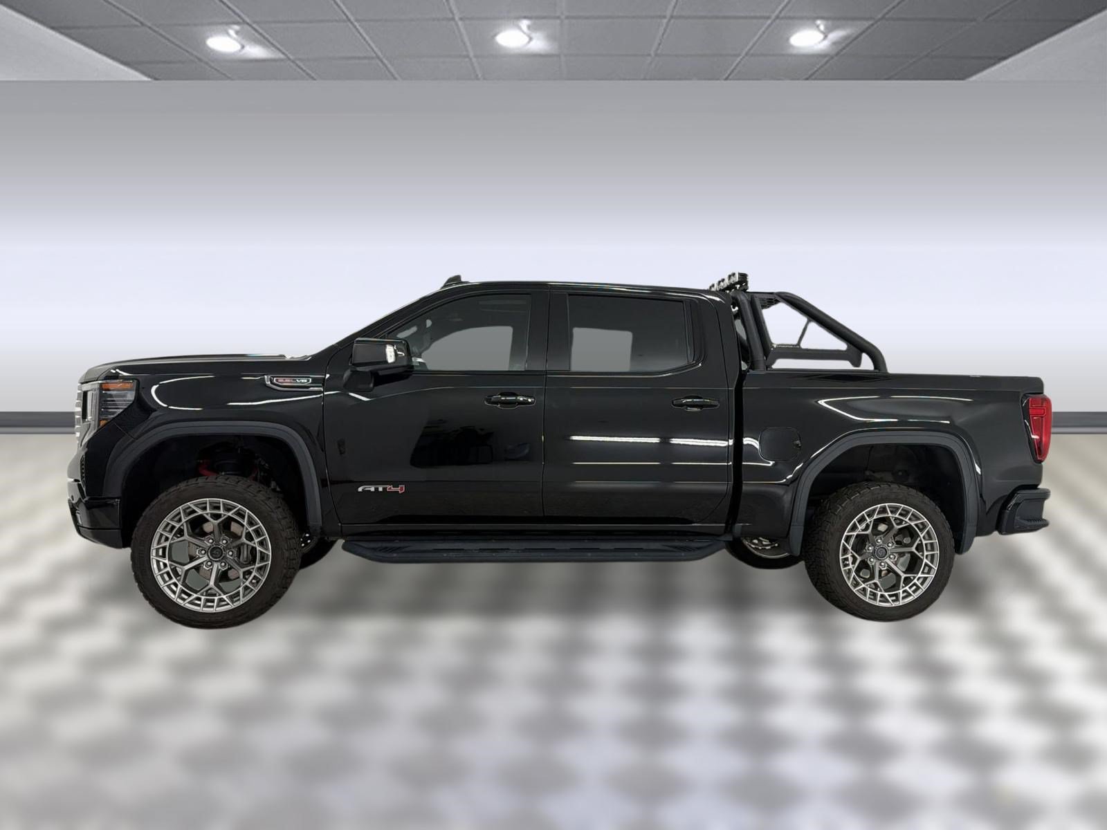 Used 2024 GMC Sierra 1500 AT4 w/ Technology Package AWD/4WD image 2