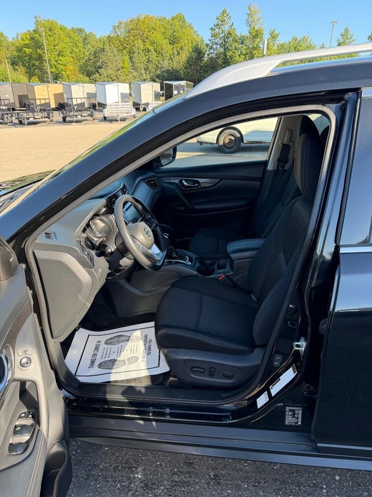 Used 2019 Nissan Rogue SV AWD/4WD image 9