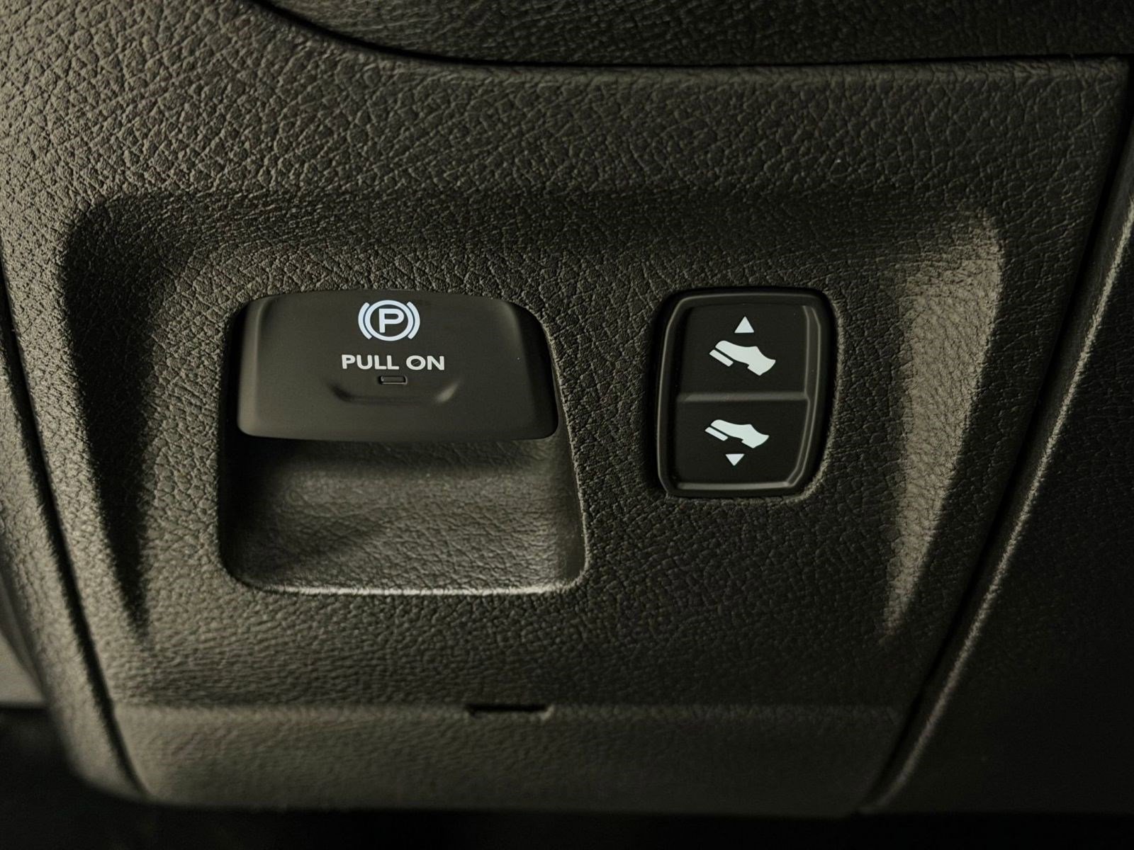 Used 2020 RAM 1500 Laramie AWD/4WD image 14