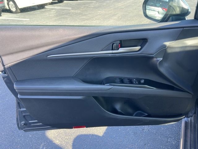 Used 2025 Toyota Camry SE image 26