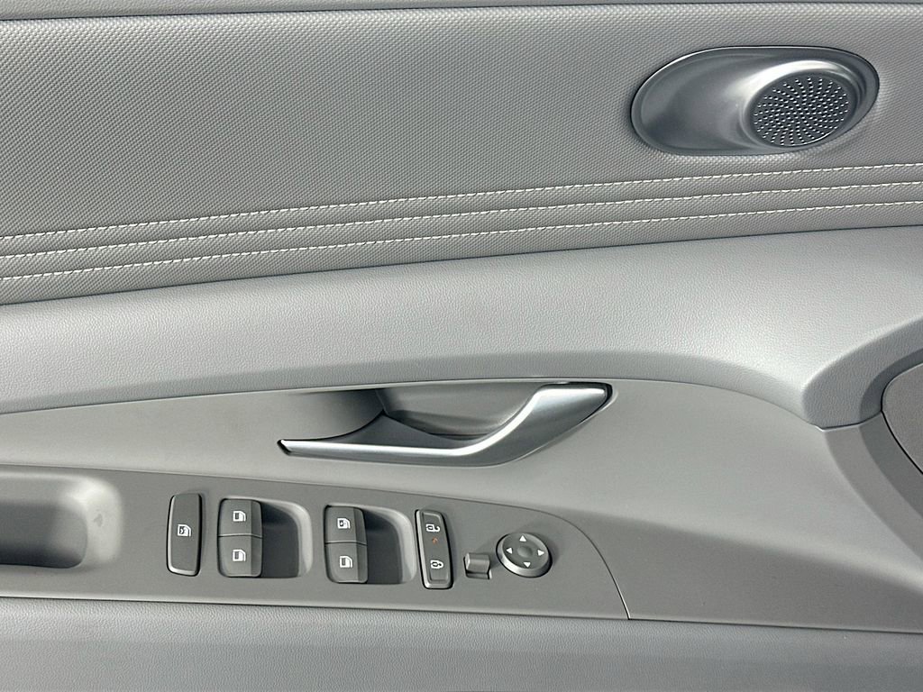 New 2026 Hyundai Elantra Sport image 18