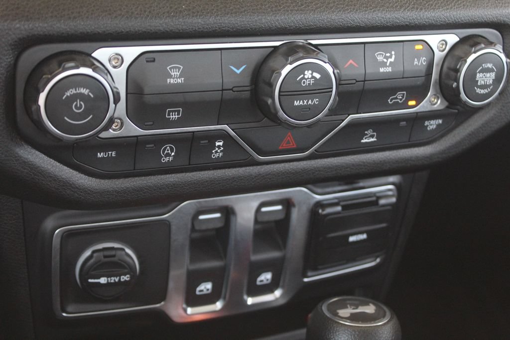 Used 2026 Jeep Wrangler Sport AWD/4WD image 19