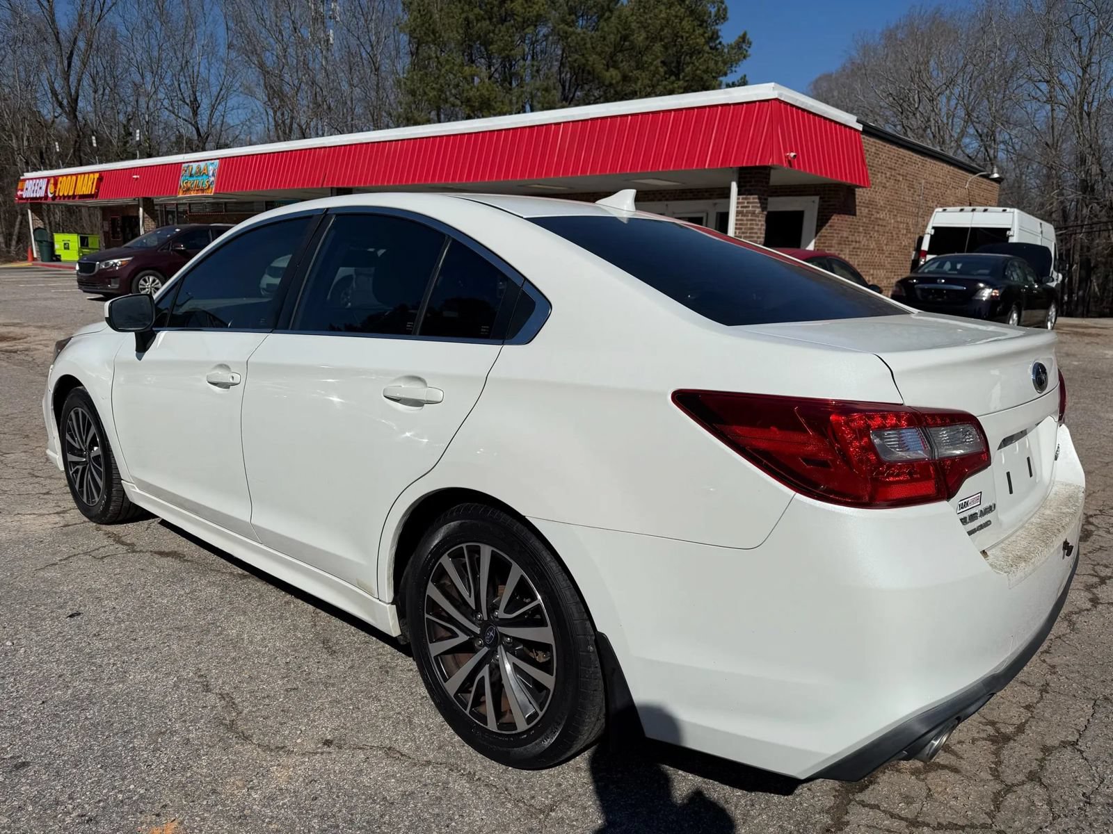 Used 2018 Subaru Legacy 2.5i Premium w/ Moonroof Package AWD/4WD image 5