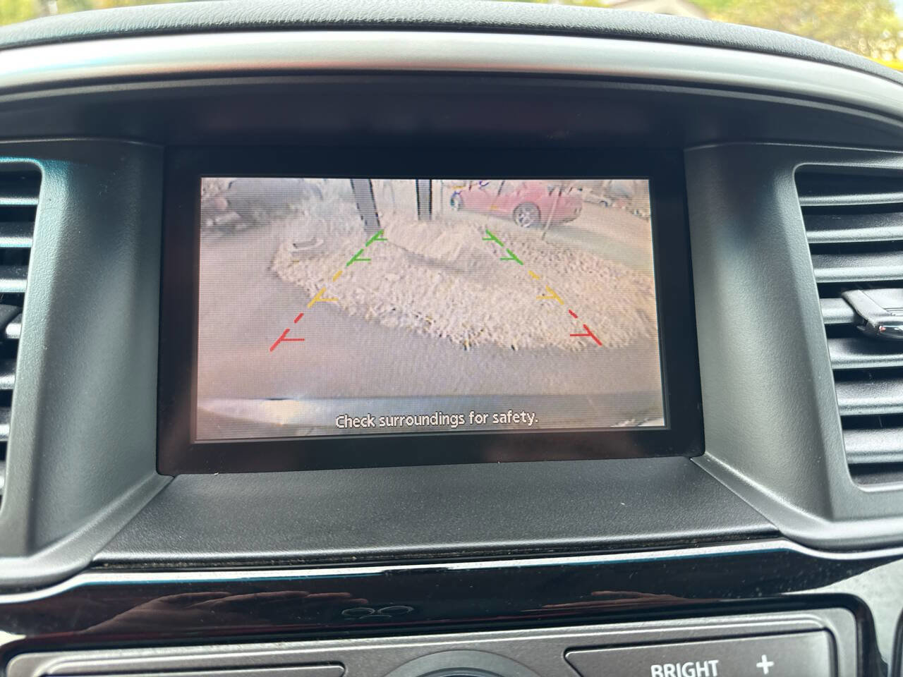 Used 2016 Nissan Pathfinder SV w/ SV Cold Weather Package image 14