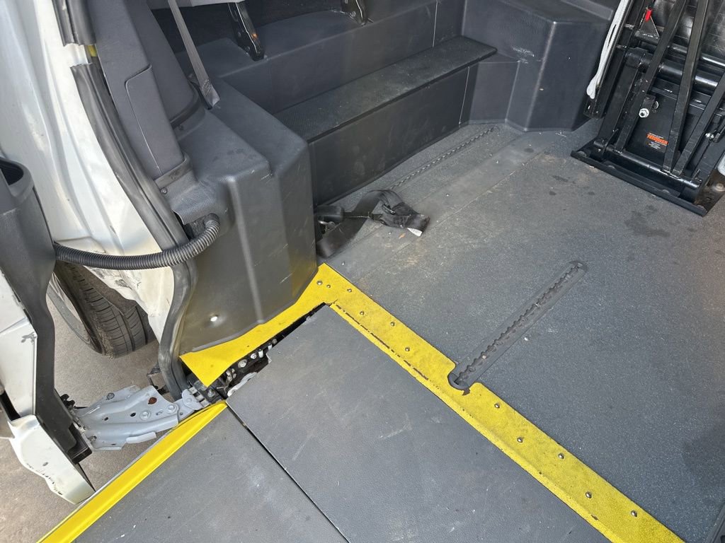 Used 2022 Toyota Sienna LE image 28