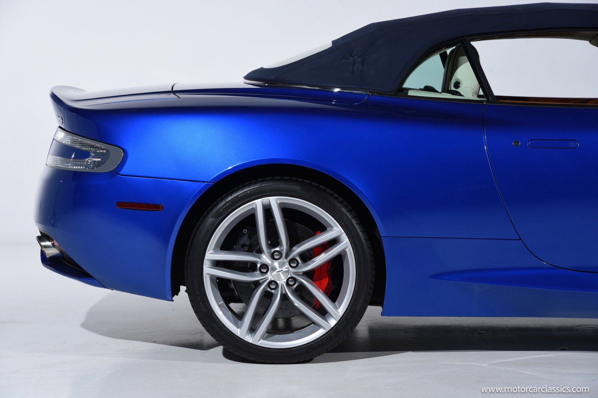 Used 2014 Aston Martin DB9 Volante image 22