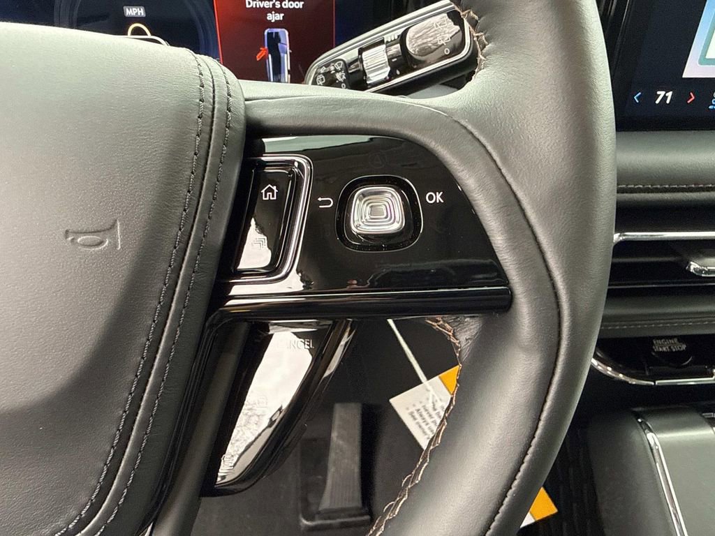 New 2026 Lincoln Aviator AWD image 31