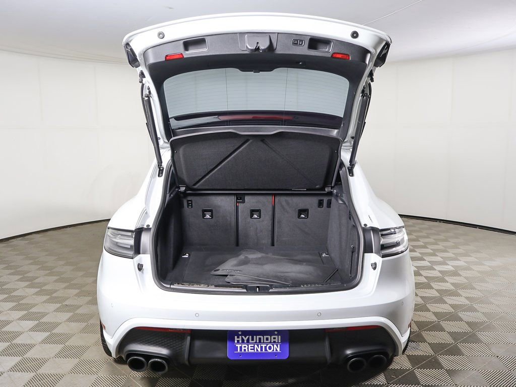 Used 2024 Porsche Macan GTS AWD/4WD image 17