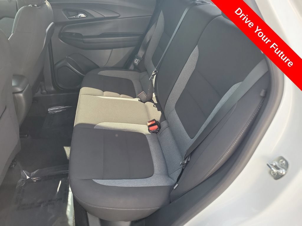 Used 2025 Chevrolet TrailBlazer LT AWD/4WD image 24