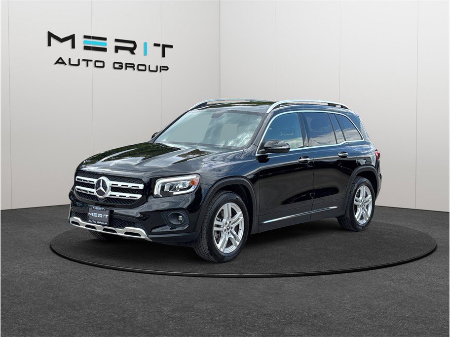 Used 2020 Mercedes-Benz GLB 250 4MATIC w/ Premium Package image 4