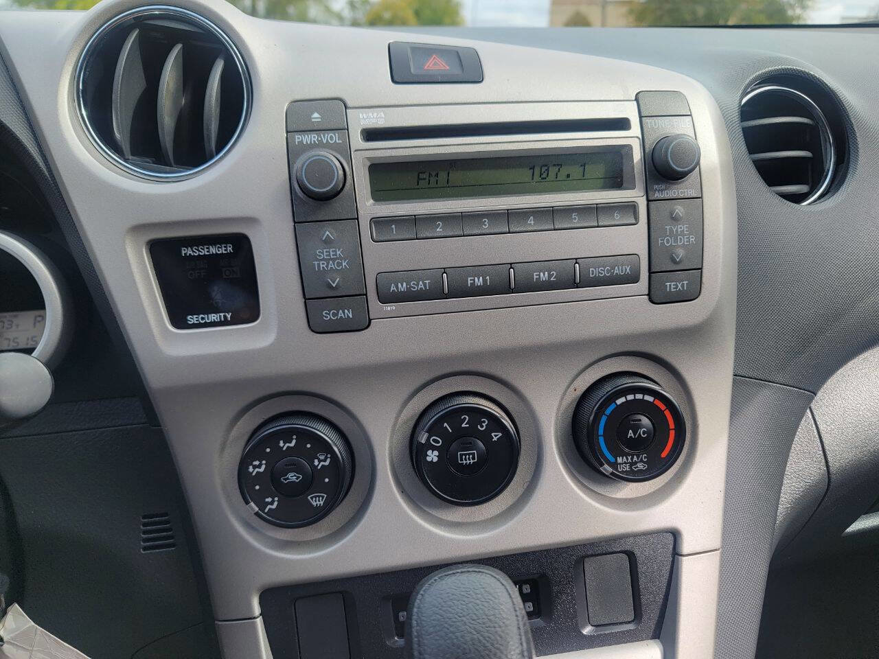 Used 2010 Toyota Matrix image 17