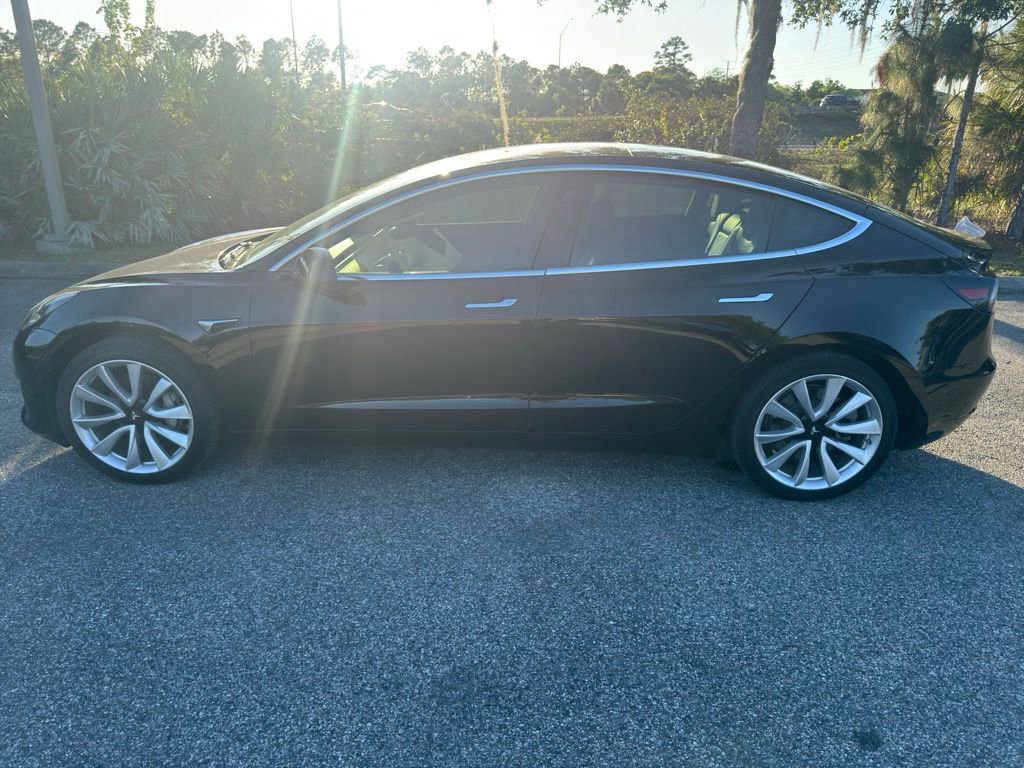 Used 2019 Tesla Model 3 Mid Range image 14