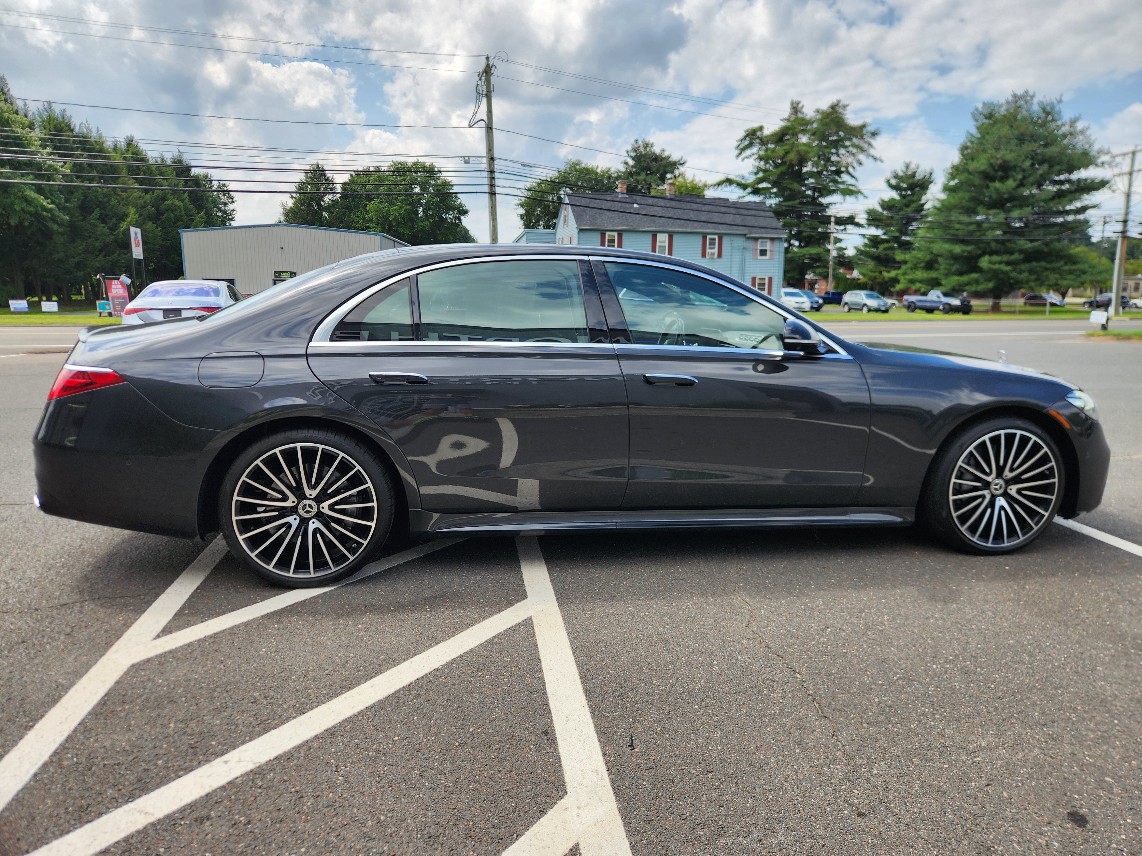 Used 2021 Mercedes-Benz S 580 4MATIC Sedan w/ AMG Line image 4