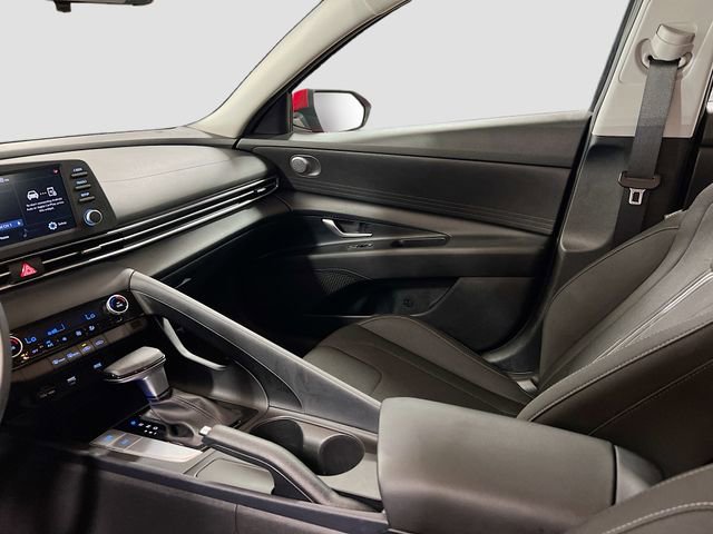 Used 2022 Hyundai Elantra SEL image 21