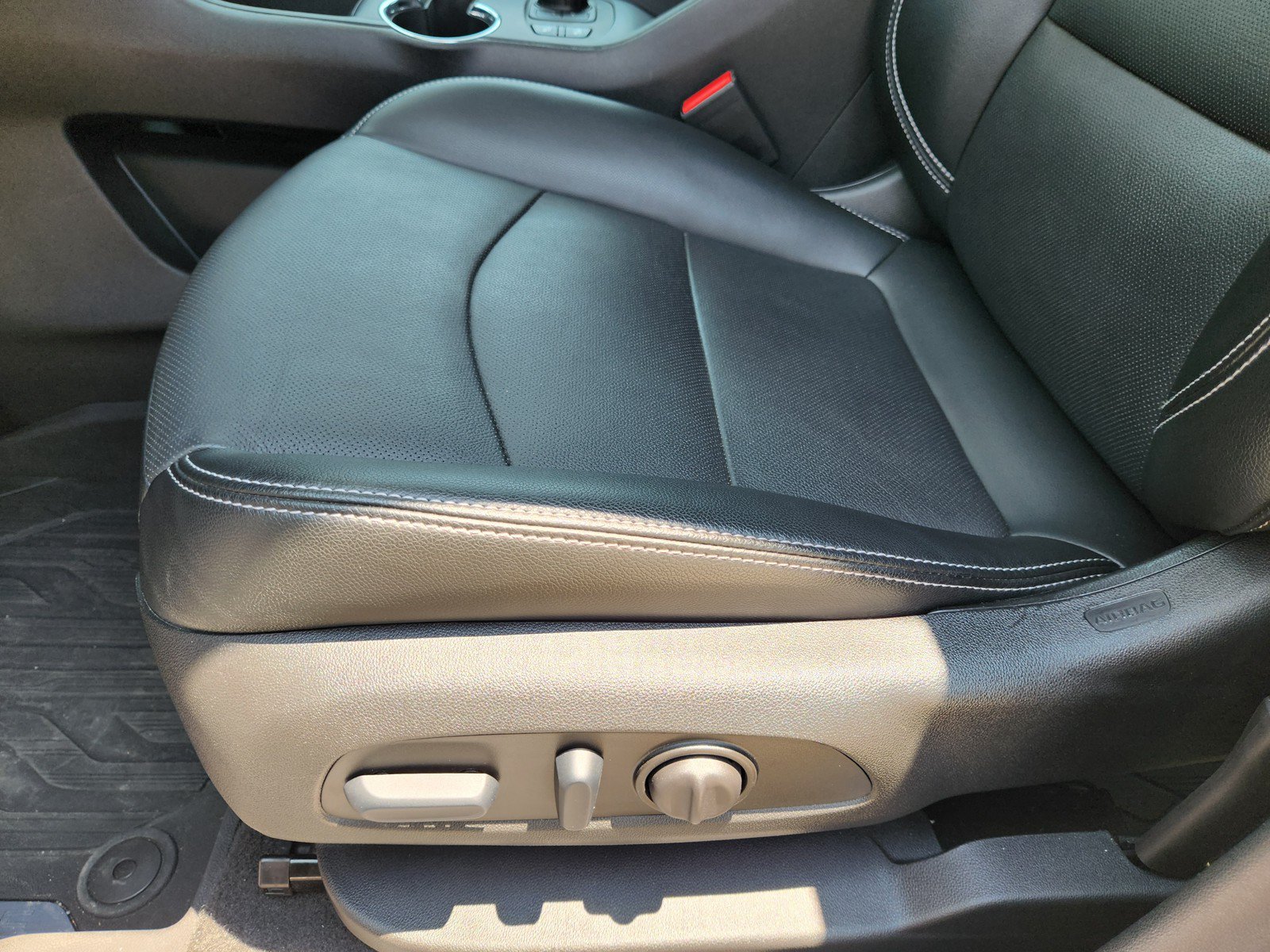 Used 2023 GMC Terrain SLT w/ LPO, Floor Liner Package FWD image 20