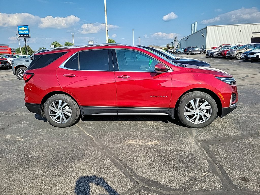 Used 2023 Chevrolet Equinox Premier AWD/4WD image 4
